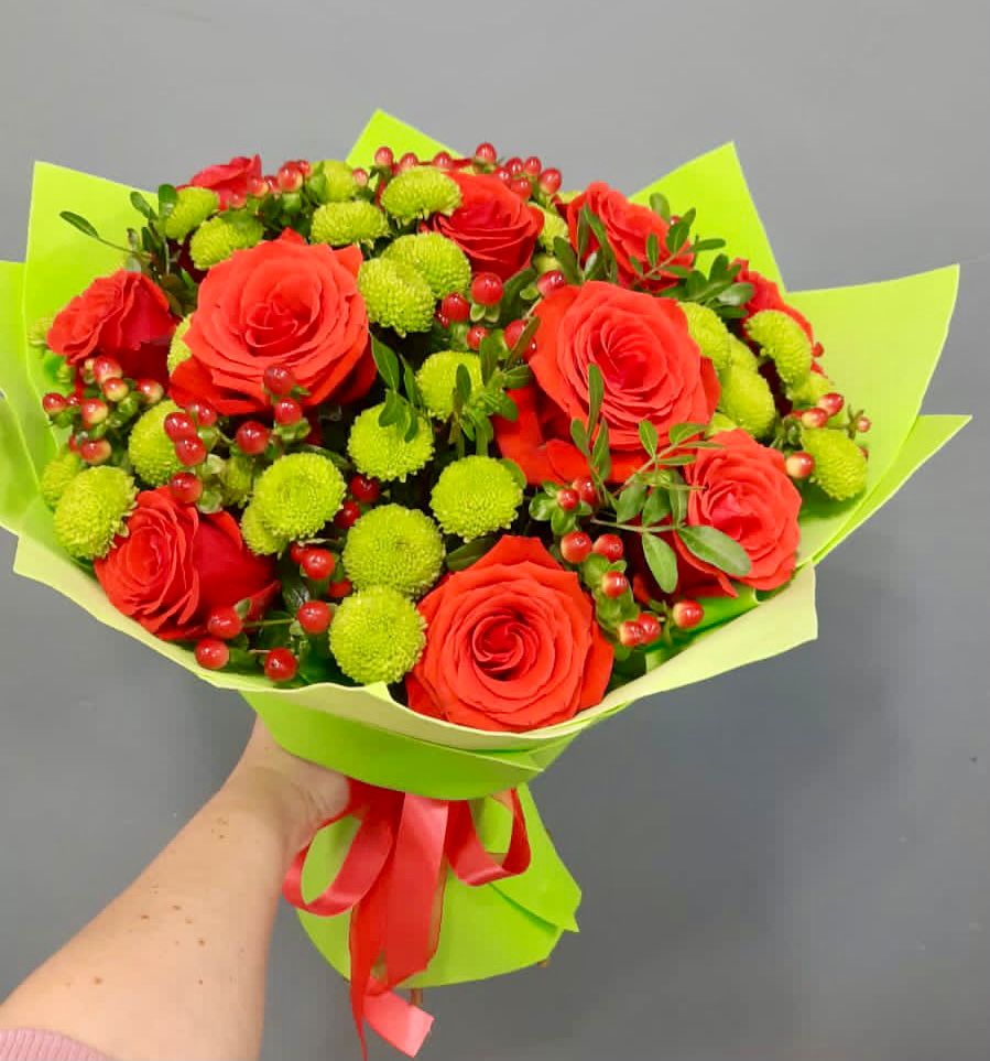 Букет цветов из: Хризантемы и Розы в Краснооктябрьский