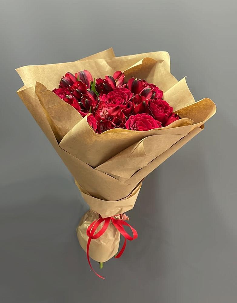 Букет цветов из: Альстромерии и Розы в Краснооктябрьский