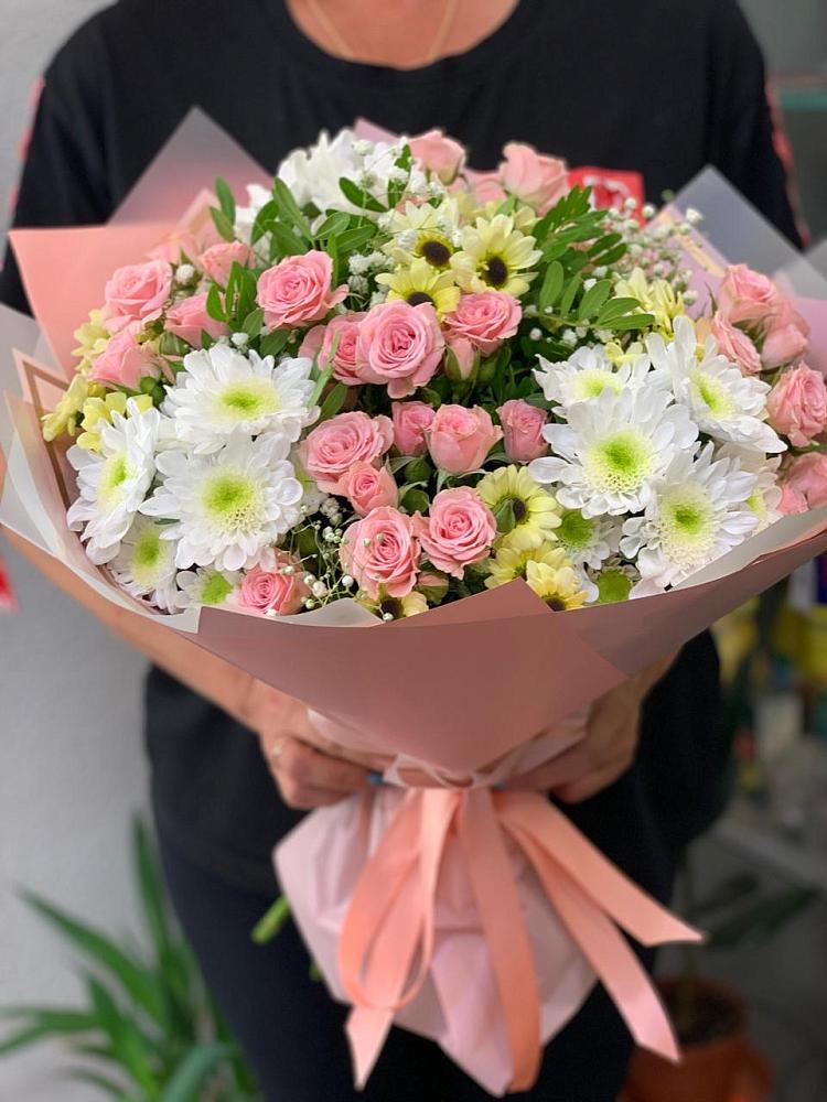 Букет цветов из: Розы и Хризантемы в Краснооктябрьский