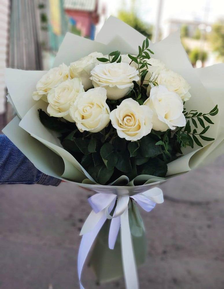 Букет Белые розы Проуд в Краснооктябрьский