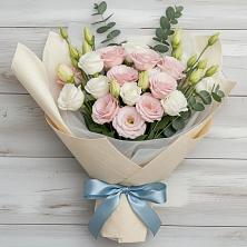 Букет цветов из:  Лизиантусы в Краснооктябрьский