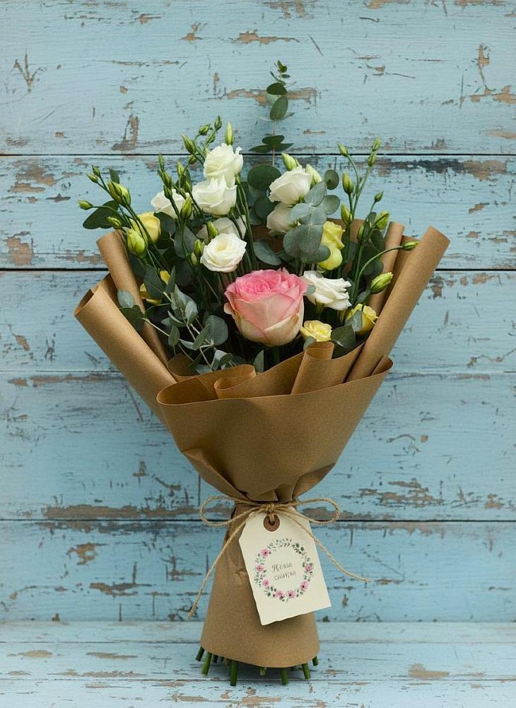 Букет цветов из: Розы и Лизиантусы в Краснооктябрьский