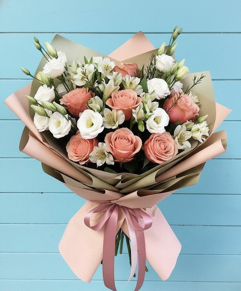 Букет цветов из: Розы, Альстромерии и Лизиантусы в Краснооктябрьский