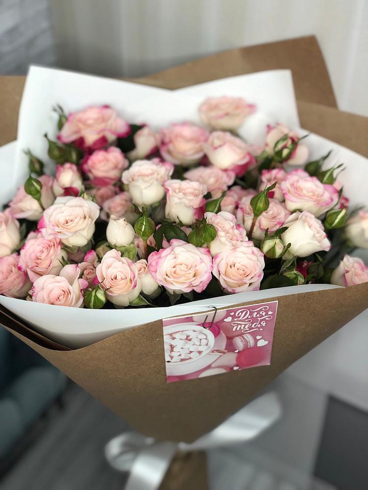 Букет цветов из: Розы в Краснооктябрьский