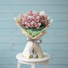 Букет цветов из:  Орхидеи и Розы #REPLACE_PRED# Краснооктябрьский