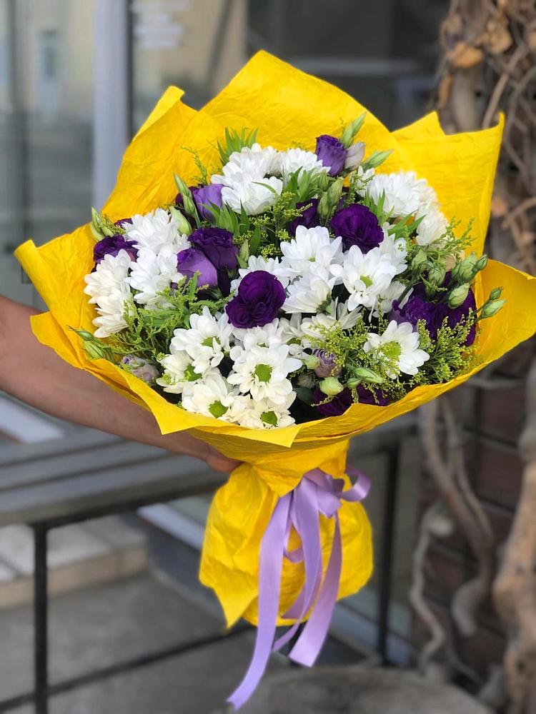 Букет цветов из: Ирисы, Хризантемы и Ромашки в Краснооктябрьский