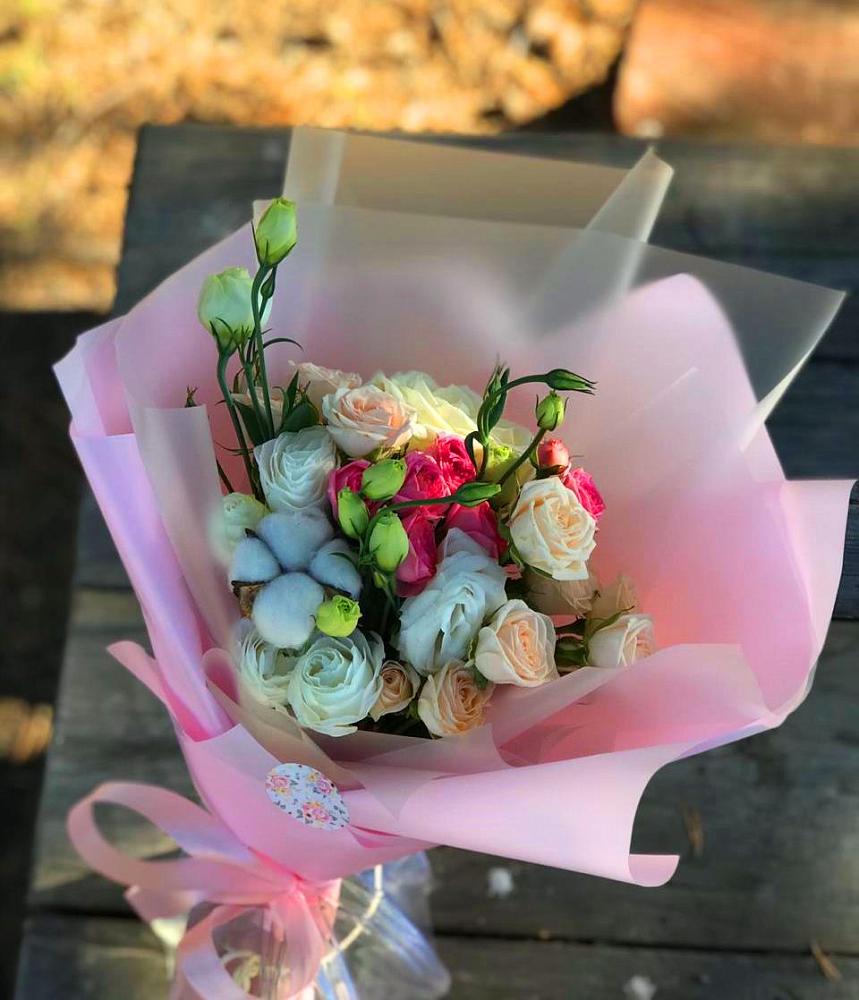 Букет цветов из: Розы и Лизиантусы в Краснооктябрьский