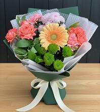Букет цветов из:  Гвоздики, Розы, Герберы и Хризантемы #REPLACE_PRED# Краснооктябрьский
