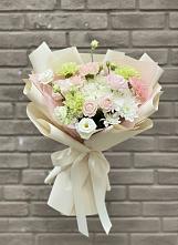 Букет цветов из:  Гвоздики, Розы, Лизиантусы и Хризантемы в Краснооктябрьский