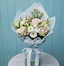 Букет цветов из:  Розы и Лизиантусы в Краснооктябрьский