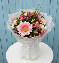 Букет цветов из:  Герберы, Альстромерии и Лизиантусы в Краснооктябрьский