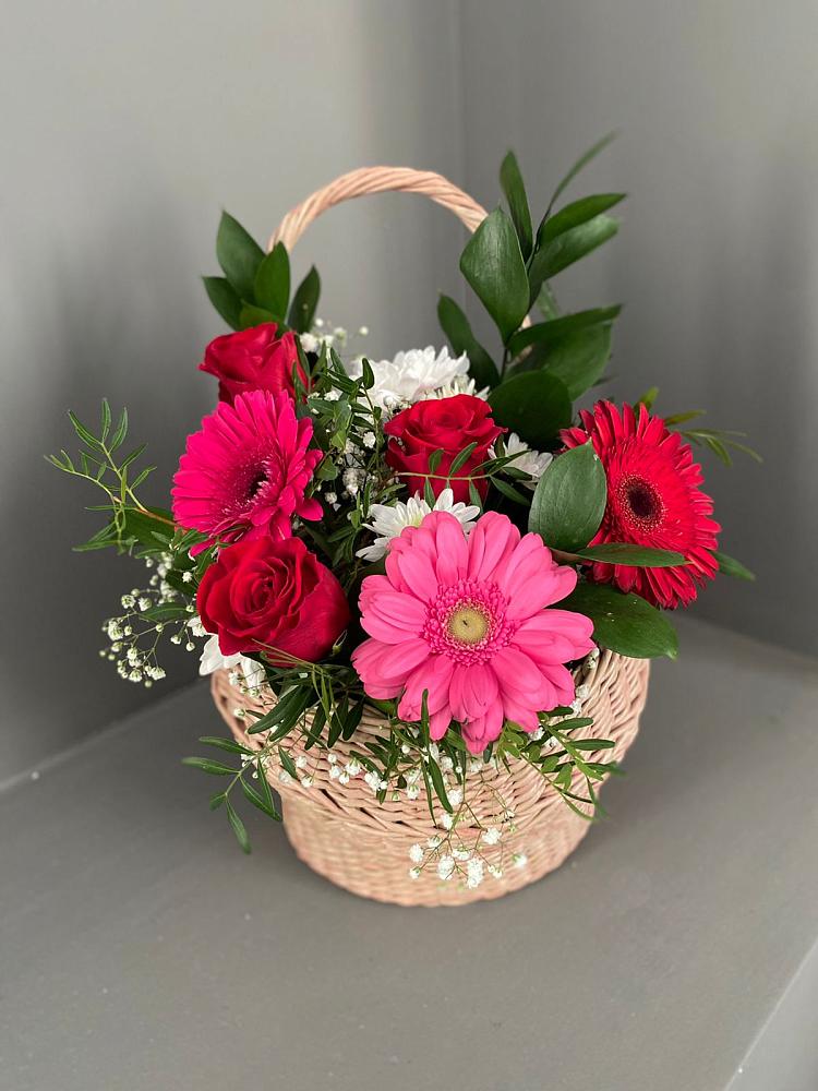 Цветочная композиция из Розы, Хризантемы и Герберы в корзине в Краснооктябрьский