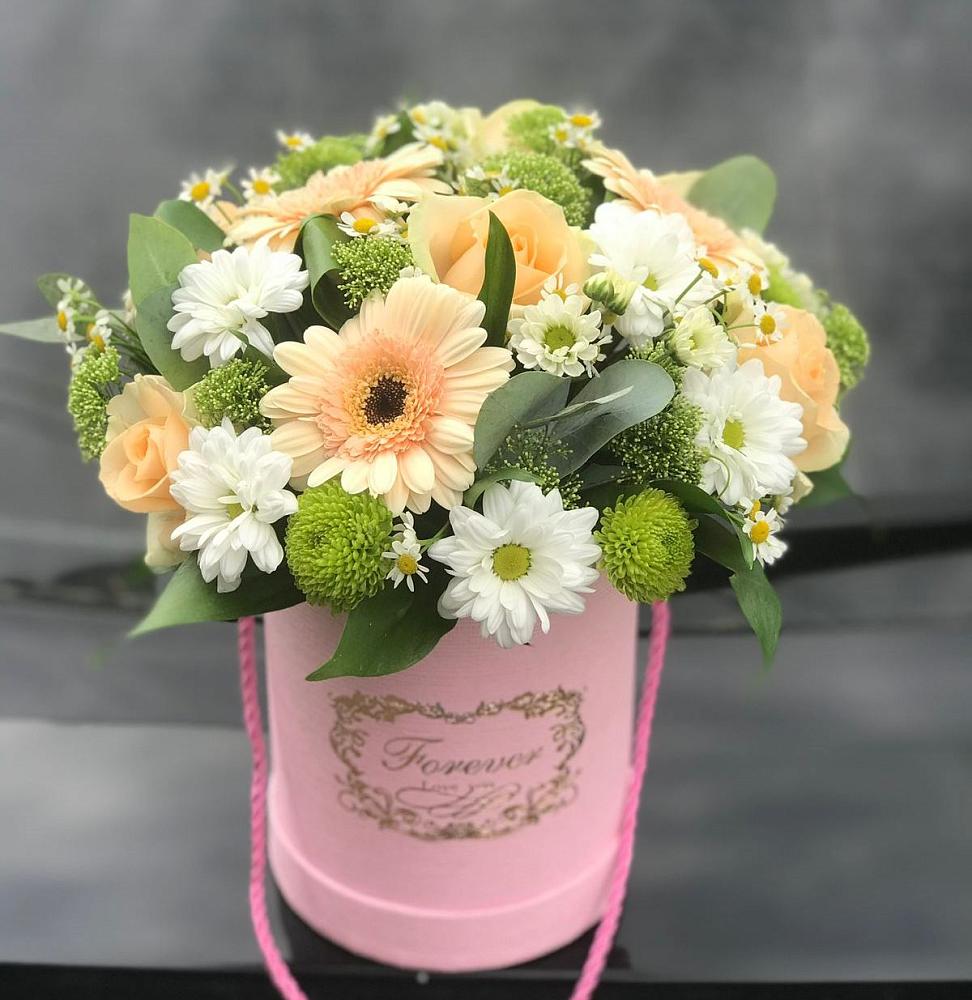 Цветочная композиция из Розы, Герберы и Хризантемы в шляпной коробке в Краснооктябрьский