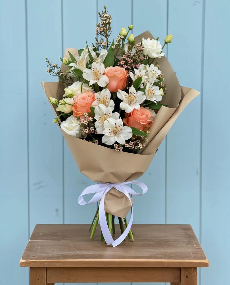 Букет цветов из: Альстромерии, Лизиантусы, Розы и Хризантемы в Краснооктябрьский